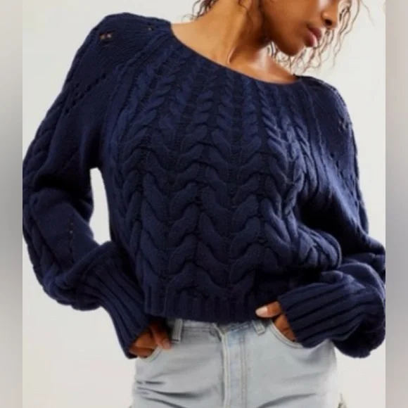 NWT Free People Cable Knit Sweater Navy Blue scooped Neck Ripped Cuff Size XS/S - Picture 2 of 15
